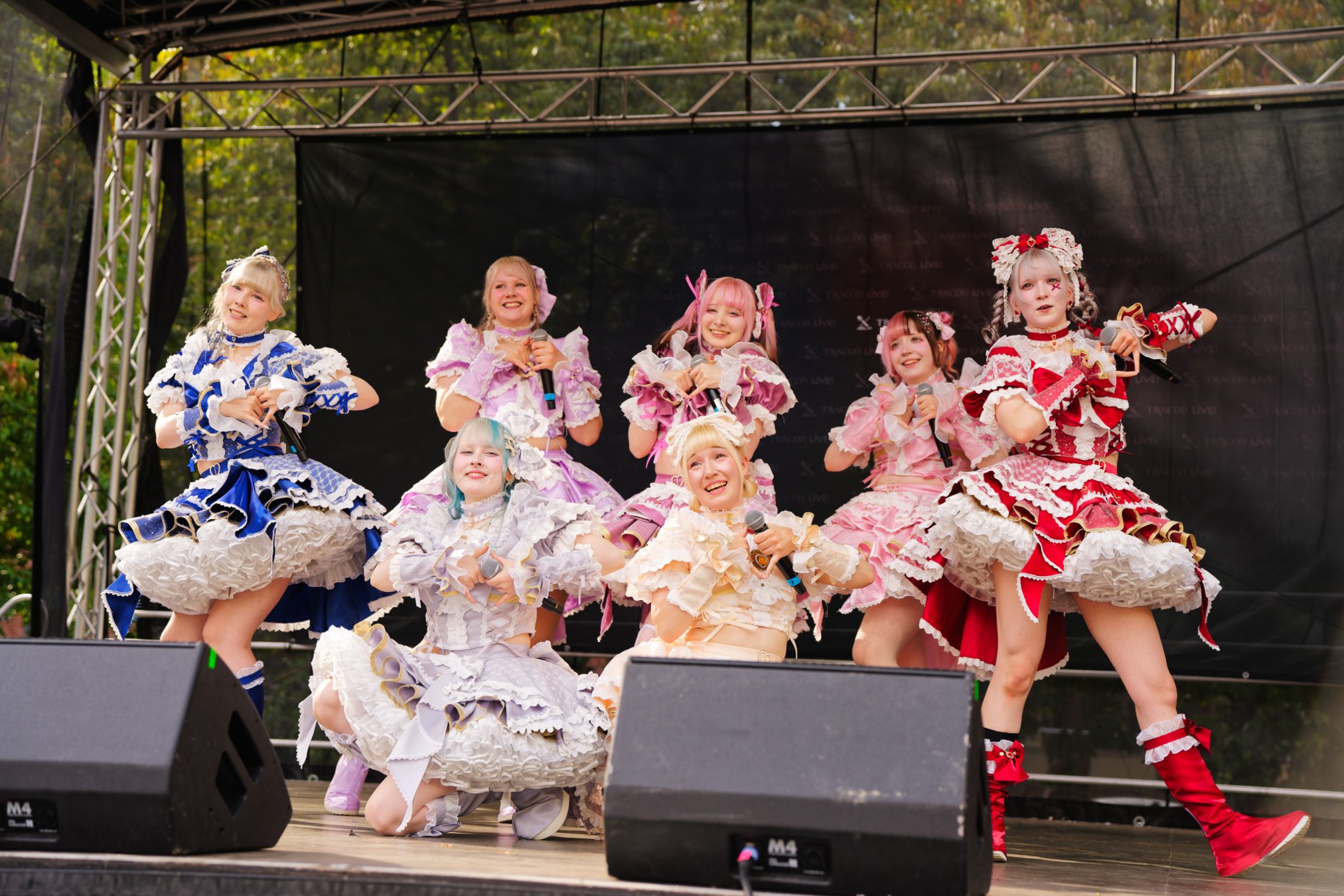 TRA06792-Prismatic_Monochrome_Tracon2026_emilmeemu_no_307
