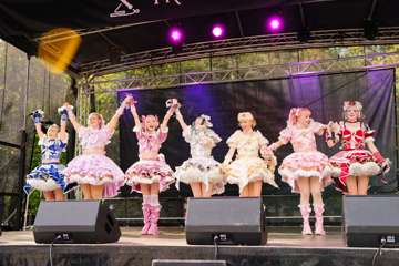 TRA06794-Prismatic_Monochrome_Tracon2026_emilmeemu_no_309
