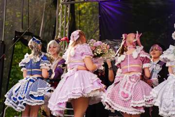 TRA06805-Prismatic_Monochrome_Tracon2026_emilmeemu_no_315