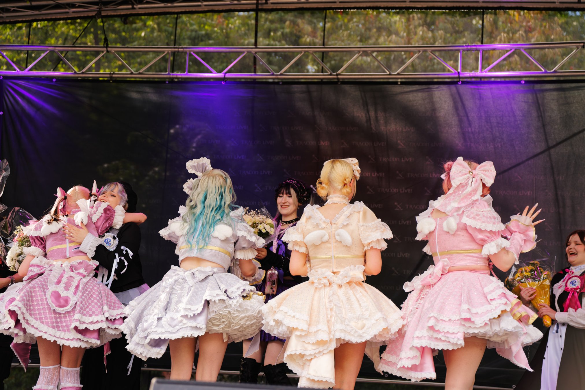 TRA06807-Prismatic_Monochrome_Tracon2026_emilmeemu_no_316