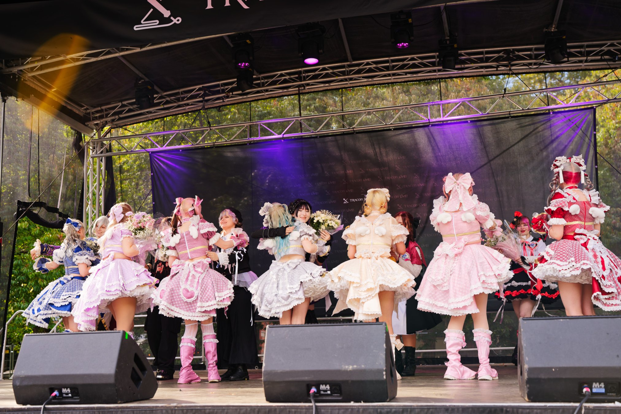 TRA06808-Prismatic_Monochrome_Tracon2026_emilmeemu_no_317