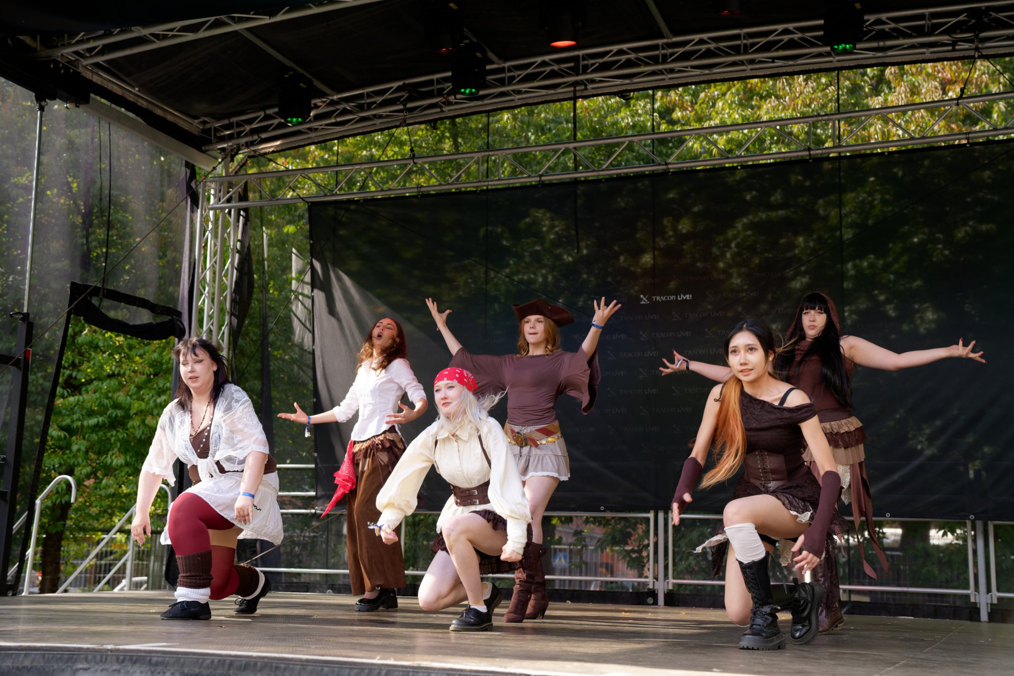 TRA09833-Medley10_Tracon2026_emilmeemu_no_370
