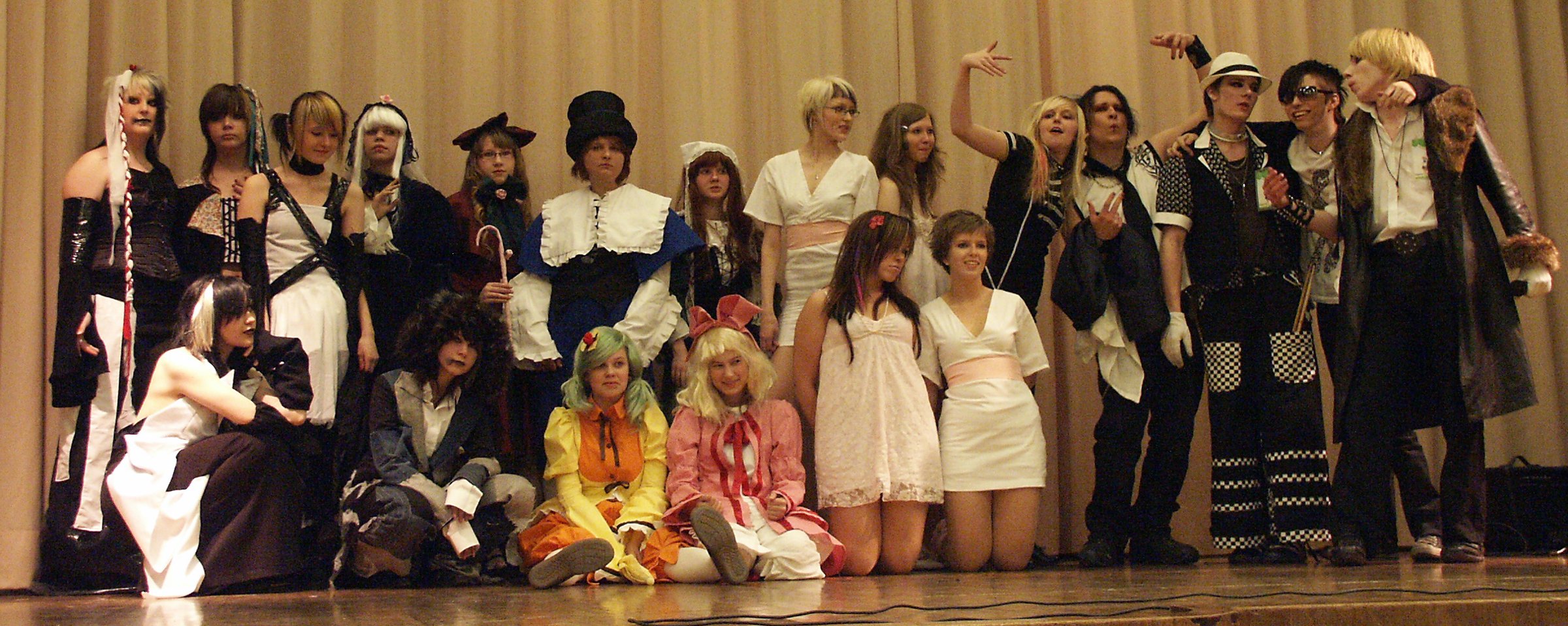 Esiintymiskisan ryhmakuva 3