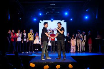 IMG_8320_v2_2000