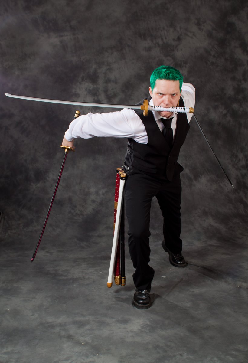 Desucon2013_la--320